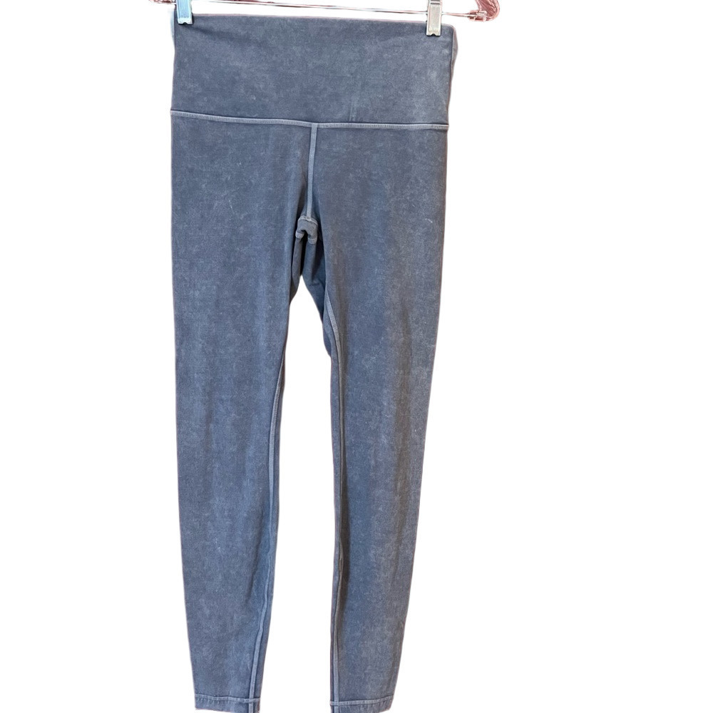 Lululemon Gray Leggings 6 (L6)
